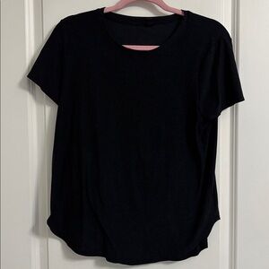 Beyond Yoga Featherweight On the Down Low Tee Size Medium